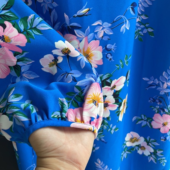Like new Ann Taylor 8P blue dress with pink floral pattern and 3/4 sleeves - Picture 3 of 6